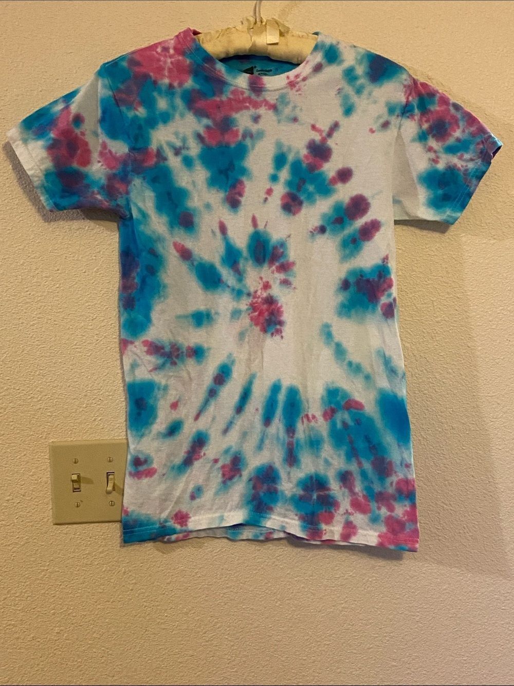 Hanes Kids Tie-Dye Tee - Pink & Blue Size S/P Approx, Pit To Pit 17” Long 27”